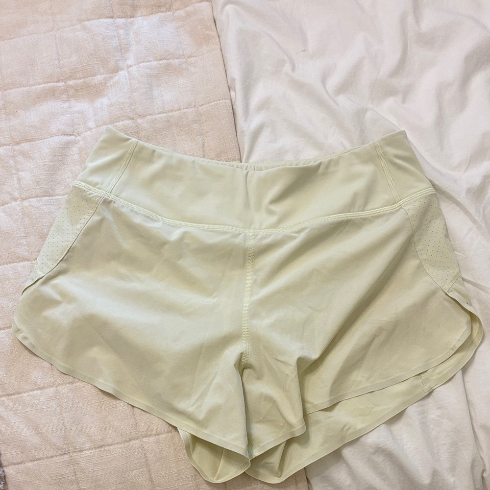 Athleta Run with It 3.5” Short